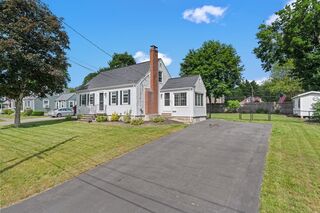 Photo of 61 Broad St Walpole, MA 02081