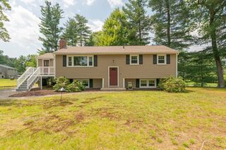 Photo of 12 Pine St Pepperell, MA 01463