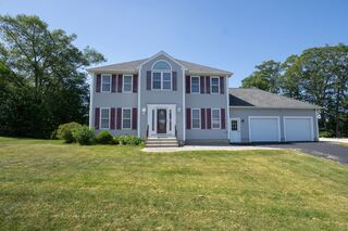 Photo of 30 Briarcliff Dr Auburn, MA 01501