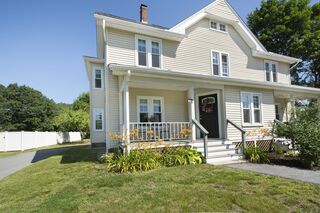 Photo of 29 Maple St Uxbridge, MA 01569