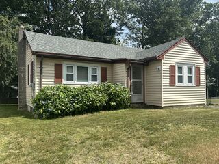Photo of 42 Dale Rd Holbrook, MA 02343