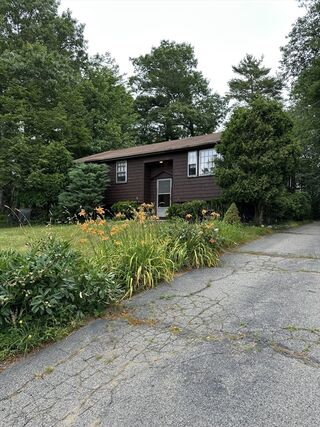 Photo of 41 Steven St Hanson, MA 02341