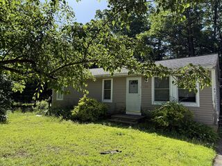 Photo of 106 Peach St Barre, MA 01005