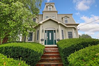 Photo of real estate for sale located at 13 Essex St Lynn, MA 01902