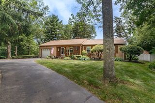 Photo of real estate for sale located at 140 Stoney Hill Rd Swansea, MA 02777