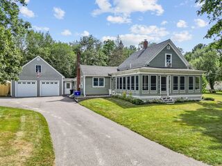 Photo of real estate for sale located at 845 Middleboro Ave Taunton, MA 02718