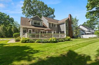 Photo of real estate for sale located at 1 Burnham Ln Danvers, MA 01923