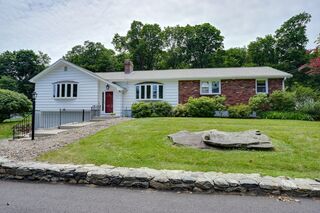 Photo of real estate for sale located at 11 Warren Dr Northborough, MA 01532