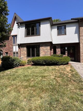 Photo of 24 Cobblestone Ln Worcester, MA 01606