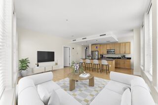Photo of real estate for sale located at 70 Lincoln Street Leather District, MA 02111