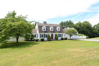 Photo of real estate for sale located at 51 Fiske Hill Rd Sturbridge, MA 01566