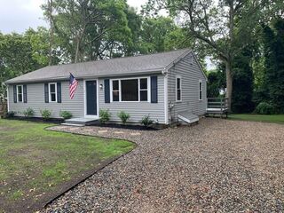Photo of real estate for sale located at 99 Oakview Ter Barnstable, MA 02601