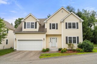 Photo of real estate for sale located at 5 Equestrain Chelmsford, MA 01824