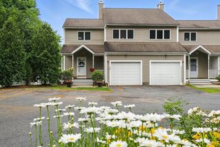 Photo of real estate for sale located at 27 Solomon Pond Rd Northborough, MA 01532