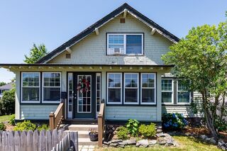 Photo of real estate for sale located at 296 Burncoat St Worcester, MA 01606