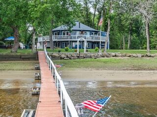 Photo of real estate for sale located at 108 Pleasant Valley Rd Amesbury, MA 01913