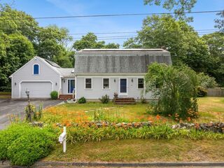 Photo of 10 Gosnold St Mattapoisett, MA 02739