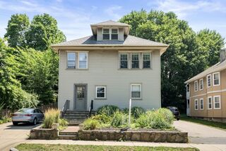 Photo of 916 - 918 Chestnut St Waban, MA 02468