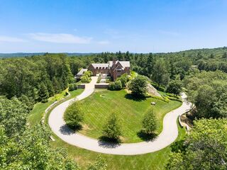 Photo of 4 Willow Road Weston, MA 02493