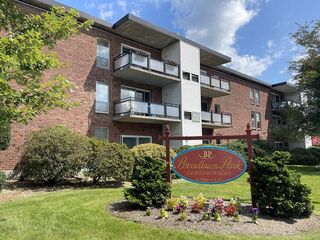Photo of 44 Broadlawn Pk Chestnut Hill, MA 02467