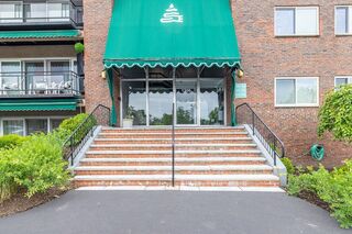 Photo of 1206 Greendale Ave Needham, MA 02492