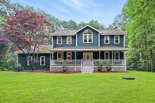 Photo of 204 Aldrich St Uxbridge, MA 01569