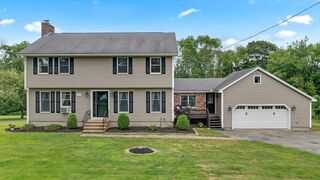 Photo of 157 Podunk Rd Sturbridge, MA 01566