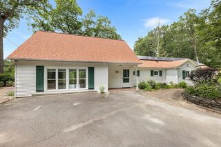 Photo of 6 Turner Ln Lancaster, MA 01523