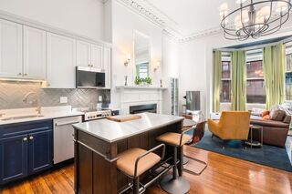 Photo of real estate for sale located at 105 Beacon St Back Bay, MA 02116