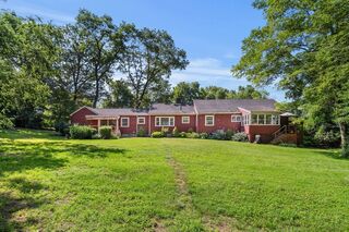 Photo of 10 Maple St Wenham, MA 01984