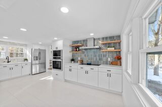Photo of real estate for sale located at 44 Abington St Hingham, MA 02043