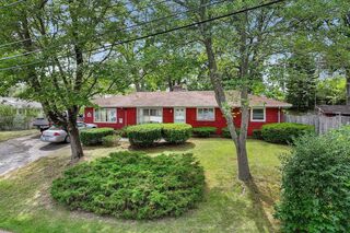 Photo of real estate for sale located at 2 Curwen Rd Peabody, MA 01960