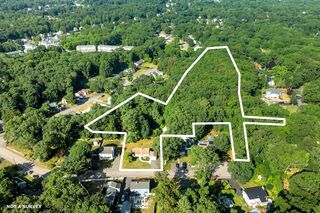 Photo of real estate for sale located at 22 Oakland Cir Abington, MA 02351