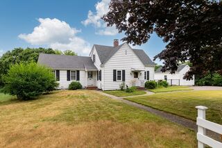 Photo of real estate for sale located at 272 Everett St. Middleboro, MA 02346