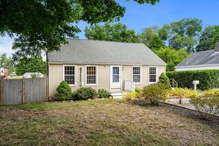 Photo of real estate for sale located at 5 Dipalma Rd Beverly, MA 01915