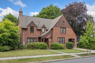 Photo of real estate for sale located at 94 Lincoln Melrose, MA 02176