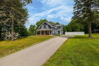 Photo of real estate for sale located at 7 Westlund Ave. Auburn, MA 01501