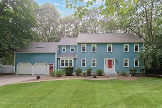 Photo of real estate for sale located at 233 Willowgate Rise Holliston, MA 01746