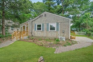 Photo of 13 Hickory Rd Halifax, MA 02338