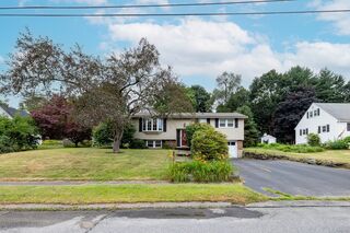 Photo of 6 Bexley Dr Hudson, MA 01749