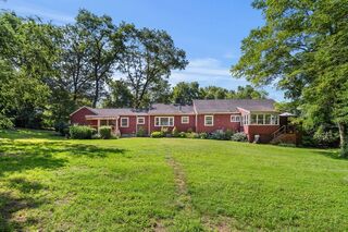 Photo of 10 Maple St Wenham, MA 01984