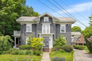 Photo of 23 Oak Knls Arlington, MA 02476
