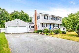 Photo of real estate for sale located at 4 Aldrich Rd Foxboro, MA 02035