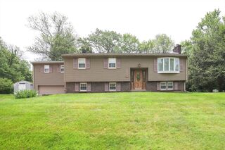 Photo of 33 Ladyslipper Dr Shrewsbury, MA 01545