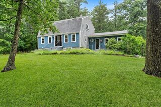 Photo of real estate for sale located at 6 Old North St Duxbury, MA 02332