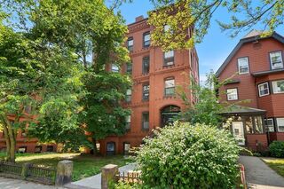 Photo of 14-16 Davis Ave Brookline, MA 02445