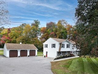 Photo of 4 Bullard Cir Medway, MA 02053