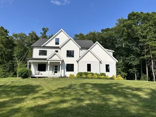 Photo of real estate for sale located at 7 Liberty Ln Holliston, MA 01746