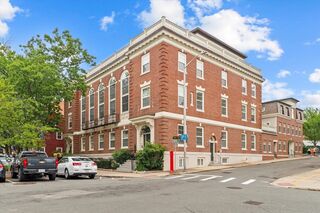 Photo of real estate for sale located at 17 Central St Salem, MA 01970