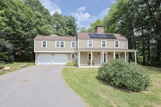 Photo of 18 Douglas Dr Ayer, MA 01432